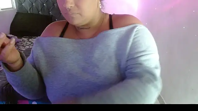 Snapshot of brittanysexhot chatting on 03/09/26, 05:06 brittanysexhot online show from 03/09/26, 05:06