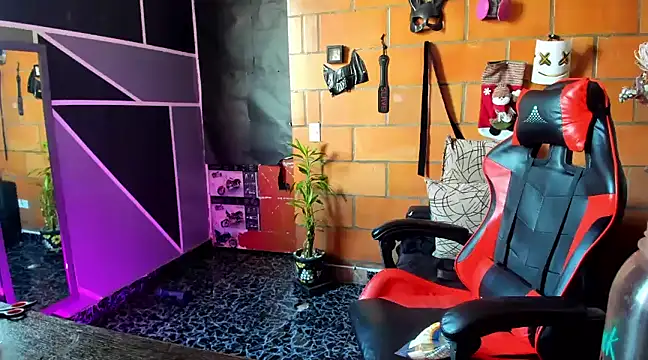 Adam Valenciia online show from 02/02/25, 03:39