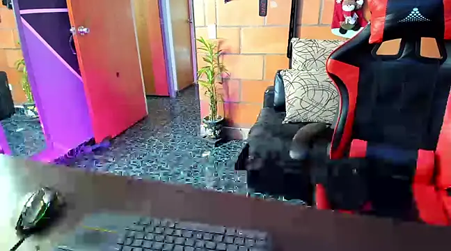 Adam Valenciia online show from 02/09/25, 02:29