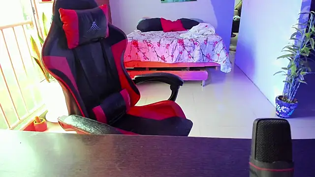 Adam Valenciia online show from 10/23/25, 07:01