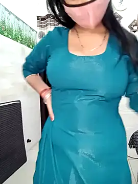 Snapshot of Best-Couple chatting on 01/14/25, 04:36 Best-Couple online show from 01/14/25, 04:36