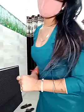 Snapshot of Best-Couple chatting on 01/14/25, 04:50 Best-Couple online show from 01/14/25, 04:50