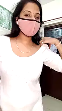 Snapshot of Best-Couple chatting on 01/15/25, 01:31 Best-Couple online show from 01/15/25, 01:31