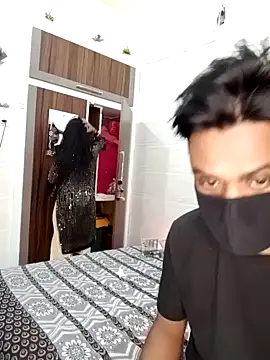 Snapshot of Best-Couple chatting on 01/18/25, 05:52 Best-Couple online show from 01/18/25, 05:52