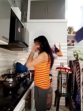 Snapshot of Best-Couple chatting on 01/20/25, 05:26 Best-Couple online show from 01/20/25, 05:26