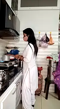 Snapshot of Best-Couple chatting on 01/21/25, 10:30 Best-Couple online show from 01/21/25, 10:30