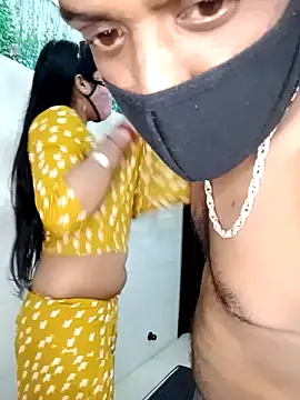 Snapshot of Best-Couple chatting on 02/06/25, 08:50 Best-Couple online show from 02/06/25, 08:50