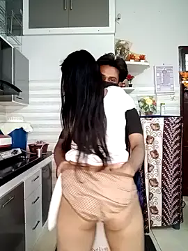 Snapshot of Best-Couple chatting on 02/09/25, 08:54 Best-Couple online show from 02/09/25, 08:54