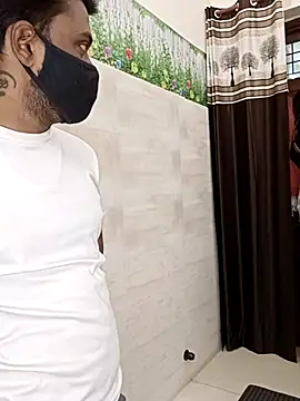 Snapshot of Best-Couple chatting on 02/16/25, 05:37 Best-Couple online show from 02/16/25, 05:37