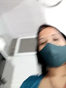 Snapshot of Best-Couple chatting on 02/17/25, 11:34 Best-Couple online show from 02/17/25, 11:34