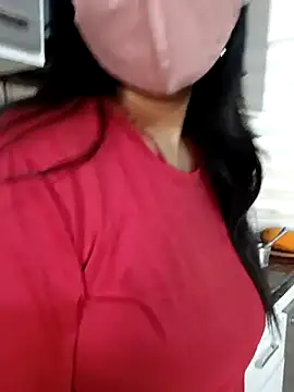 Snapshot of Best-Couple chatting on 02/18/25, 06:04 Best-Couple online show from 02/18/25, 06:04