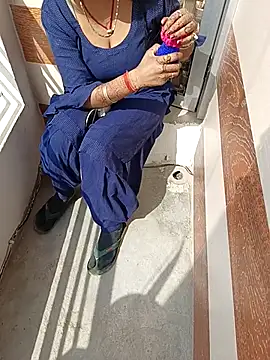 Snapshot of Best-Couple chatting on 03/03/25, 08:49 Best-Couple online show from 03/03/25, 08:49