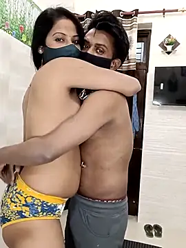 Snapshot of Best-Couple chatting on 03/06/25, 11:58 Best-Couple online show from 03/06/25, 11:58