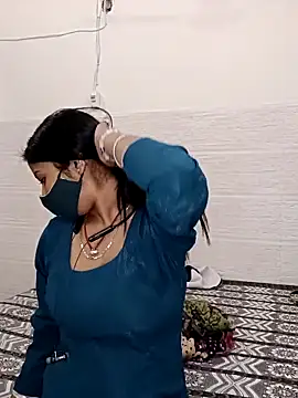 Snapshot of Best-Couple chatting on 03/07/25, 05:40 Best-Couple online show from 03/07/25, 05:40