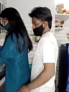 Snapshot of Best-Couple chatting on 03/12/25, 05:46 Best-Couple online show from 03/12/25, 05:46