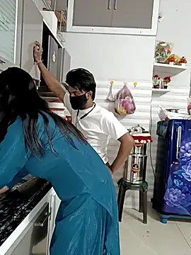 Snapshot of Best-Couple chatting on 03/18/25, 09:20 Best-Couple online show from 03/18/25, 09:20