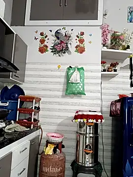 Snapshot of Best-Couple chatting on 09/20/25, 04:13 Best-Couple online show from 09/20/25, 04:13