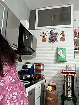 Snapshot of Best-Couple chatting on 09/29/25, 02:27 Best-Couple online show from 09/29/25, 02:27