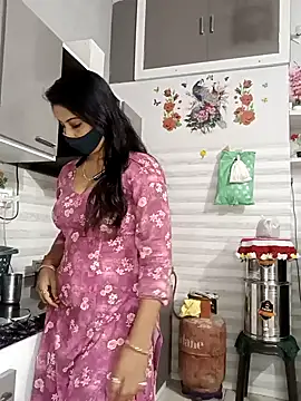 Snapshot of Best-Couple chatting on 10/06/25, 03:59 Best-Couple online show from 10/06/25, 03:59