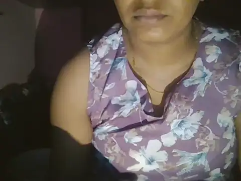 Hot-shanvi online show from 07/03/26, 11:44