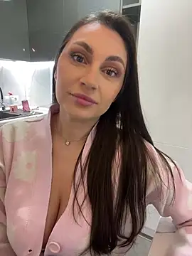 Snapshot of claraxjoyy chatting on 01/10/25, 04:44 claraxjoyy online show from 01/10/25, 04:44