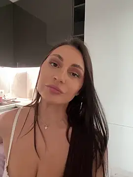 Snapshot of claraxjoyy chatting on 01/10/25, 11:11 claraxjoyy online show from 01/10/25, 11:11