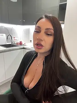 Snapshot of claraxjoyy chatting on 01/18/25, 04:37 claraxjoyy online show from 01/18/25, 04:37