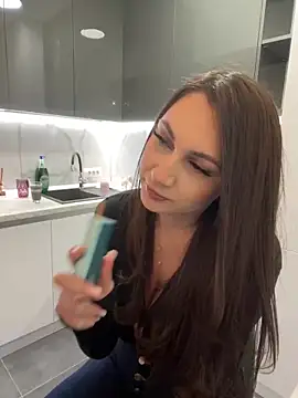 Snapshot of claraxjoyy chatting on 02/24/25, 04:38 claraxjoyy online show from 02/24/25, 04:38