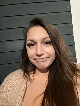 Snapshot of claraxjoyy chatting on 10/01/25, 04:07 claraxjoyy online show from 10/01/25, 04:07