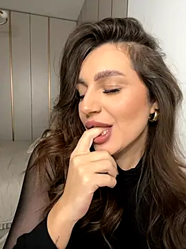 Snapshot of claraxjoyy chatting on 11/08/25, 05:29 claraxjoyy online show from 11/08/25, 05:29