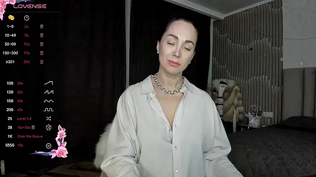 Monica Weiss online show from 03/01/26, 03:25