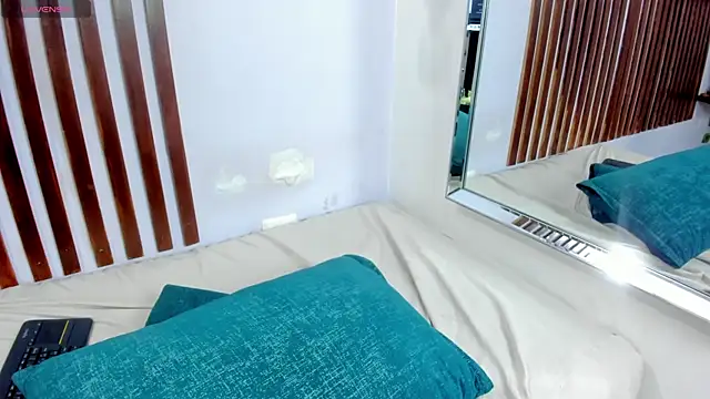 KRYSSTARITTER4 online show from 01/28/25, 01:27