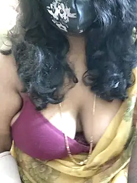 Snapshot of Rathi22 chatting on 12/17/25, 02:23 Rathi22 online show from 12/17/25, 02:23