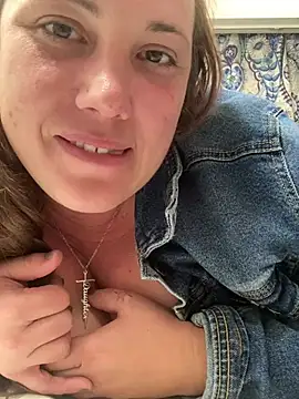 Snapshot of bjayburn chatting on 01/02/25, 11:38 bjayburn online show from 01/02/25, 11:38