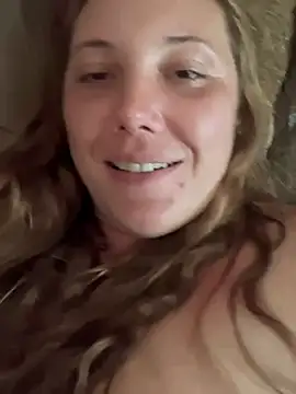 Snapshot of bjayburn chatting on 02/11/25, 09:14 bjayburn online show from 02/11/25, 09:14