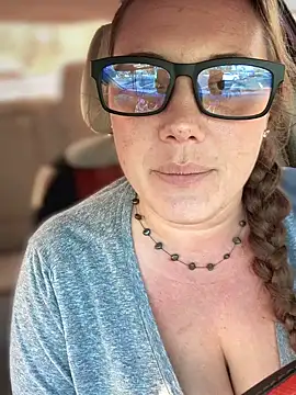 Snapshot of bjayburn chatting on 02/15/25, 05:51 bjayburn online show from 02/15/25, 05:51