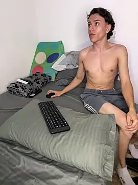 Snapshot of Young_latin_master777 chatting on 01/04/25, 12:37 Young latin master777 online show from 01/04/25, 12:37