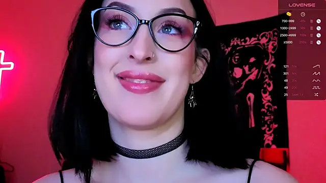 Miss Alice   online show from 10/18/25, 12:35