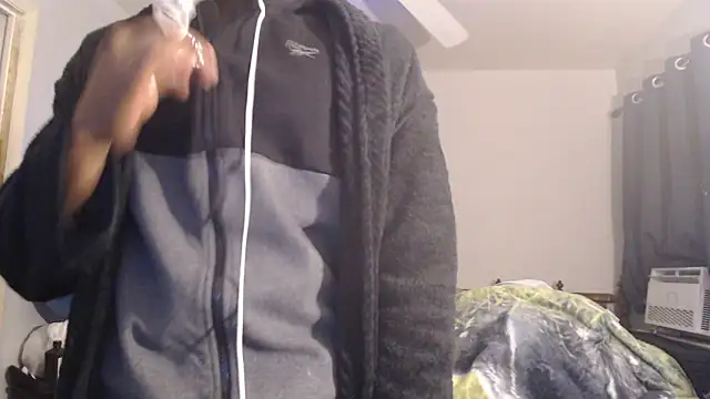 Snapshot of dominatingblacklove chatting on 02/14/25, 09:24 dominatingblacklove online show from 02/14/25, 09:24