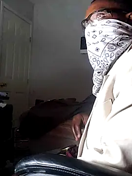 Snapshot of dominatingblacklove chatting on 10/23/25, 08:46 dominatingblacklove online show from 10/23/25, 08:46