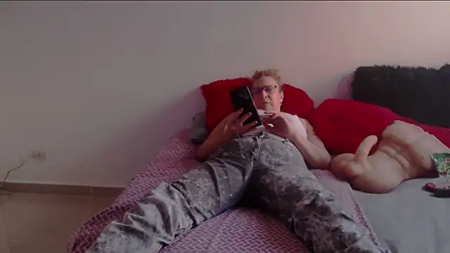 milchanel online show from 12/28/24, 10:02