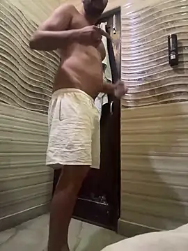 Snapshot of skyisthelimit12 chatting on 03/20/25, 02:40 skyisthelimit12 online show from 03/20/25, 02:40