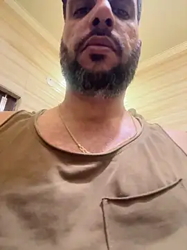 Snapshot of skyisthelimit12 chatting on 10/15/25, 05:40 skyisthelimit12 online show from 10/15/25, 05:40