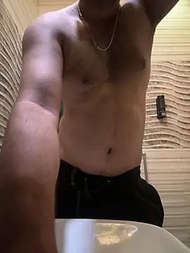 Snapshot of skyisthelimit12 chatting on 11/01/25, 05:20 skyisthelimit12 online show from 11/01/25, 05:20