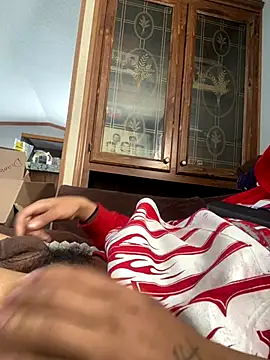 Snapshot of ivogih chatting on 12/21/25, 07:43 ivogih online show from 12/21/25, 07:43