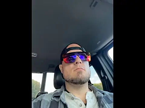 Snapshot of RickeyRidez chatting on 10/23/25, 05:23 RickeyRidez online show from 10/23/25, 05:23