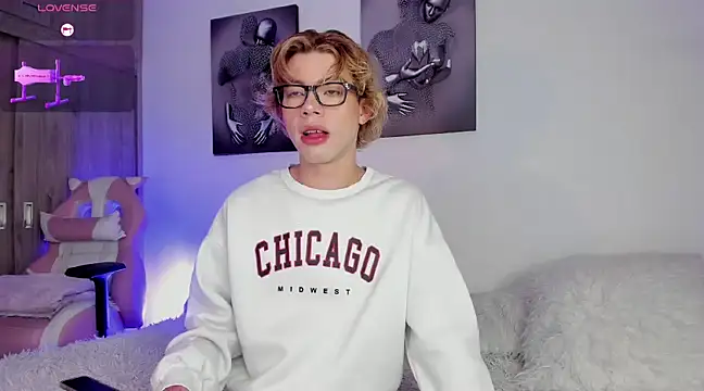 Henophiid online show from 02/07/25, 10:50