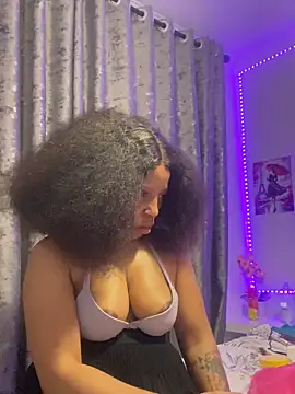 Snapshot of Thando04 chatting on 04/11/26, 11:53 Thando04 online show from 04/11/26, 11:53