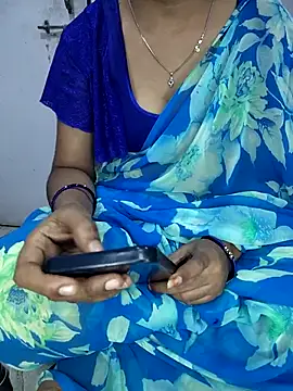 lovelygirl4567 online show from 02/13/26, 04:58