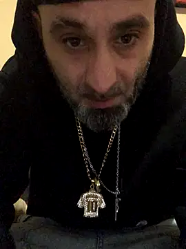 Snapshot of josueswvillaA1 chatting on 11/19/25, 04:07 josueswvillaA1 online show from 11/19/25, 04:07